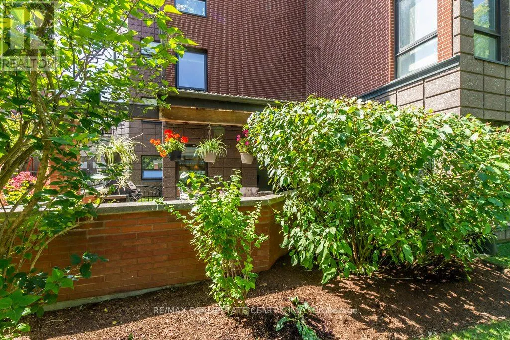 11 - 52 BLUE SPRINGS DRIVE