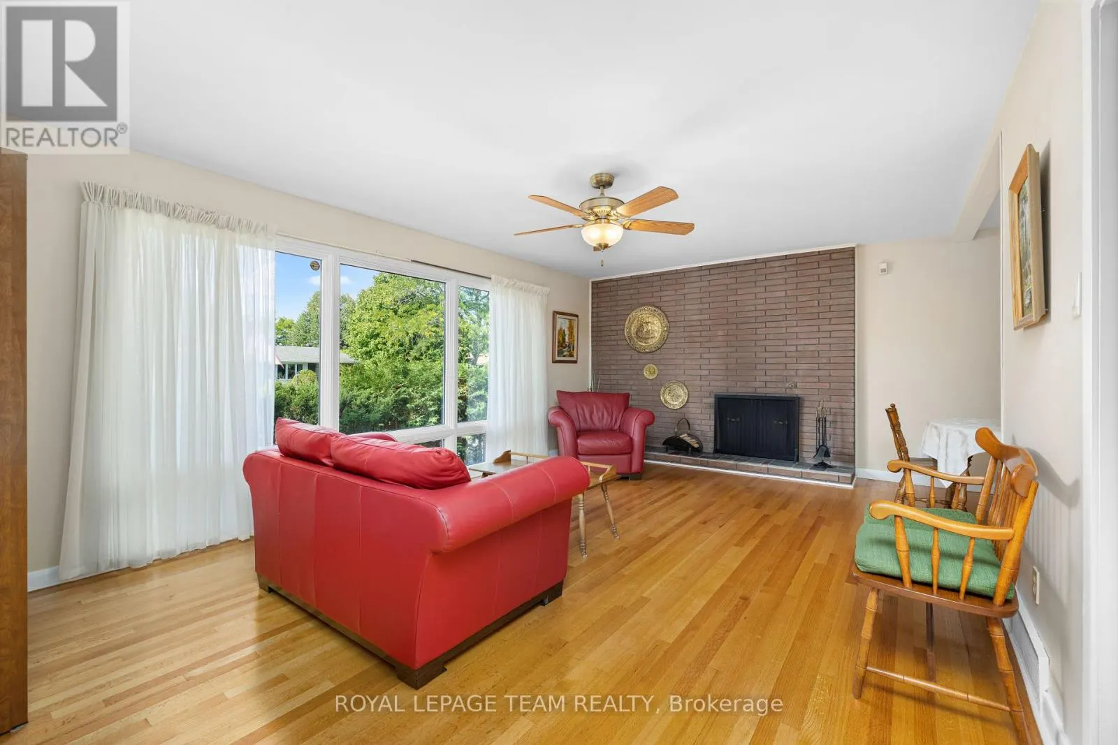 30 ELLERY CRESCENT