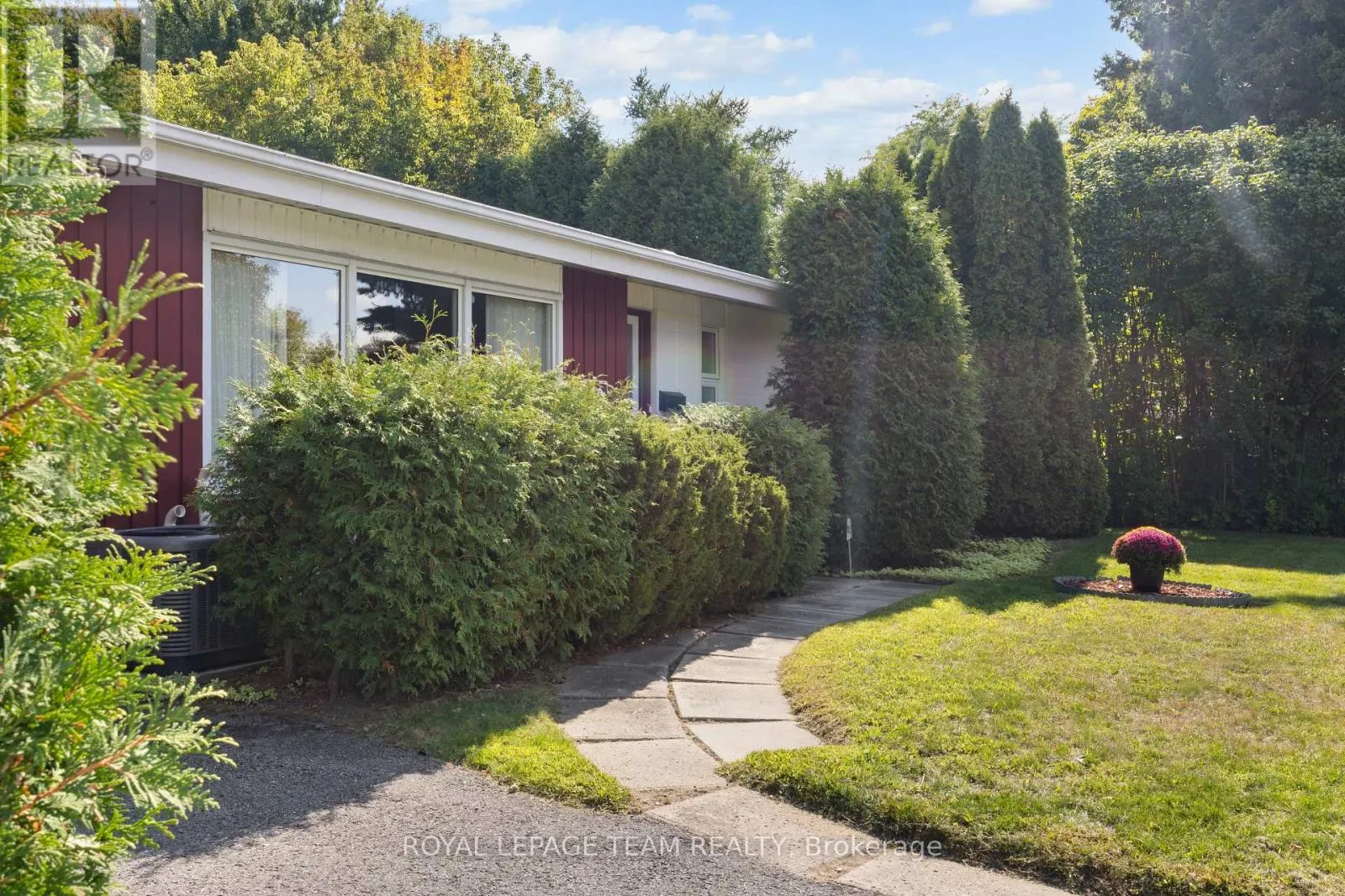 30 ELLERY CRESCENT