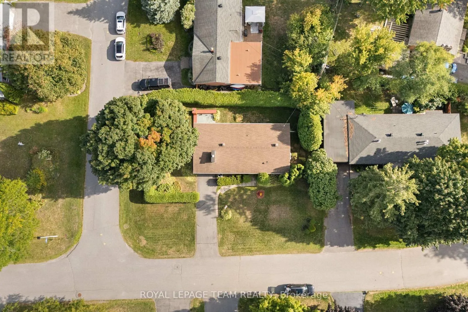 30 ELLERY CRESCENT