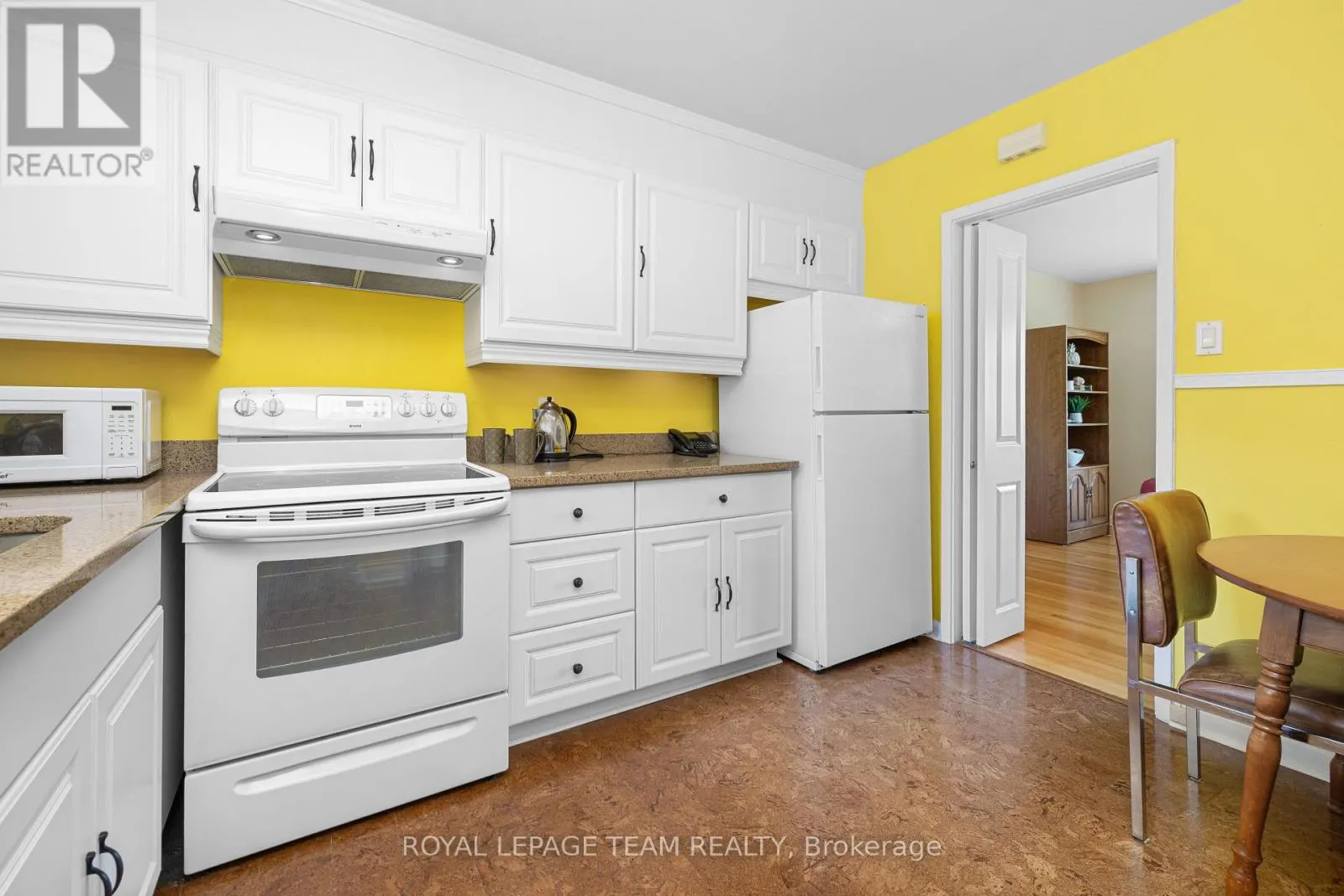 30 ELLERY CRESCENT