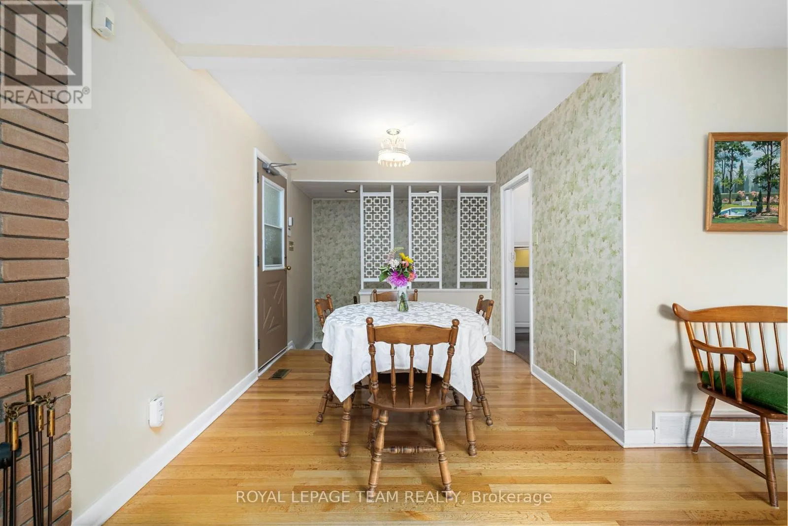 30 ELLERY CRESCENT