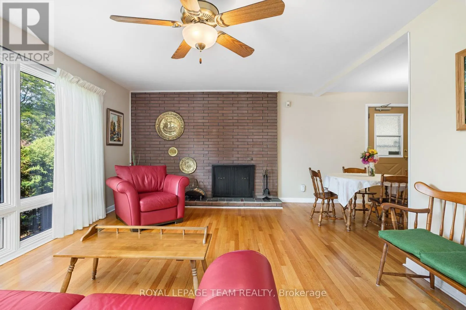 30 ELLERY CRESCENT