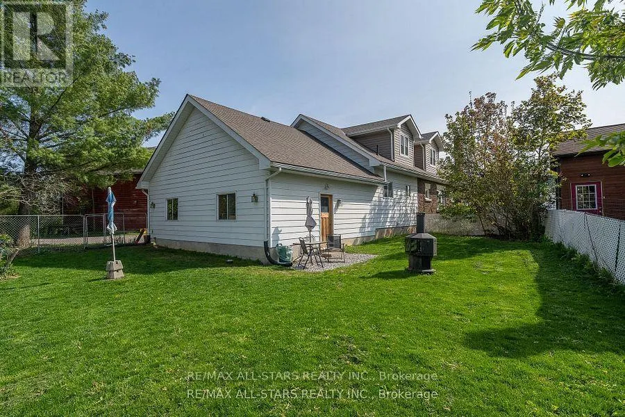 61 FRANCIS STREET E