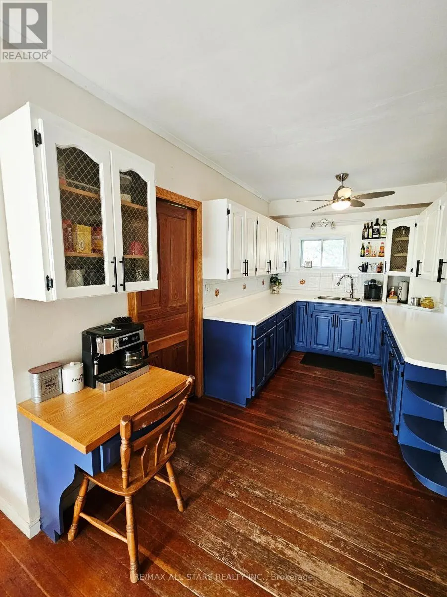 61 FRANCIS STREET E