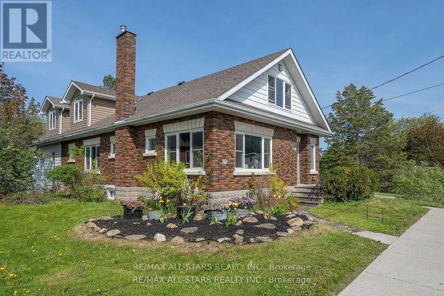 61 FRANCIS STREET E