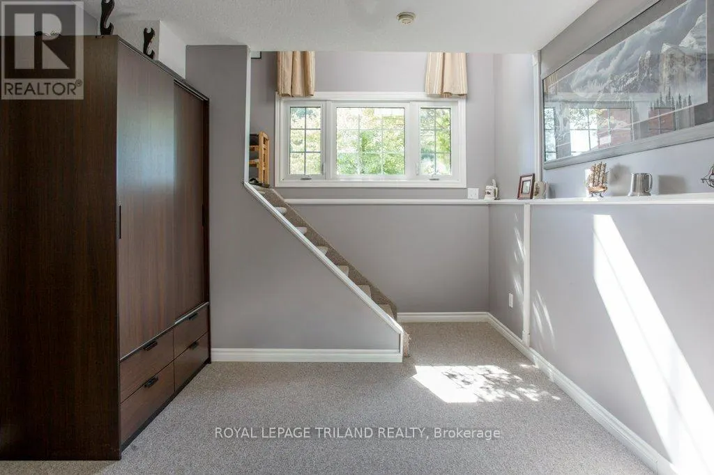 28 SCHREYER DRIVE