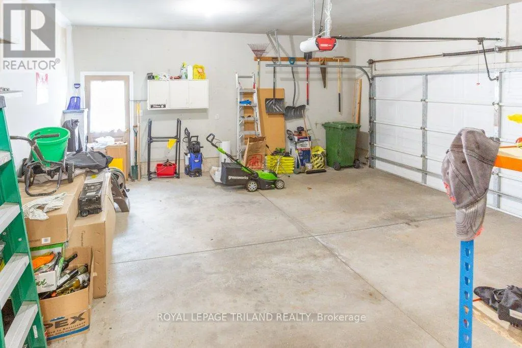28 SCHREYER DRIVE