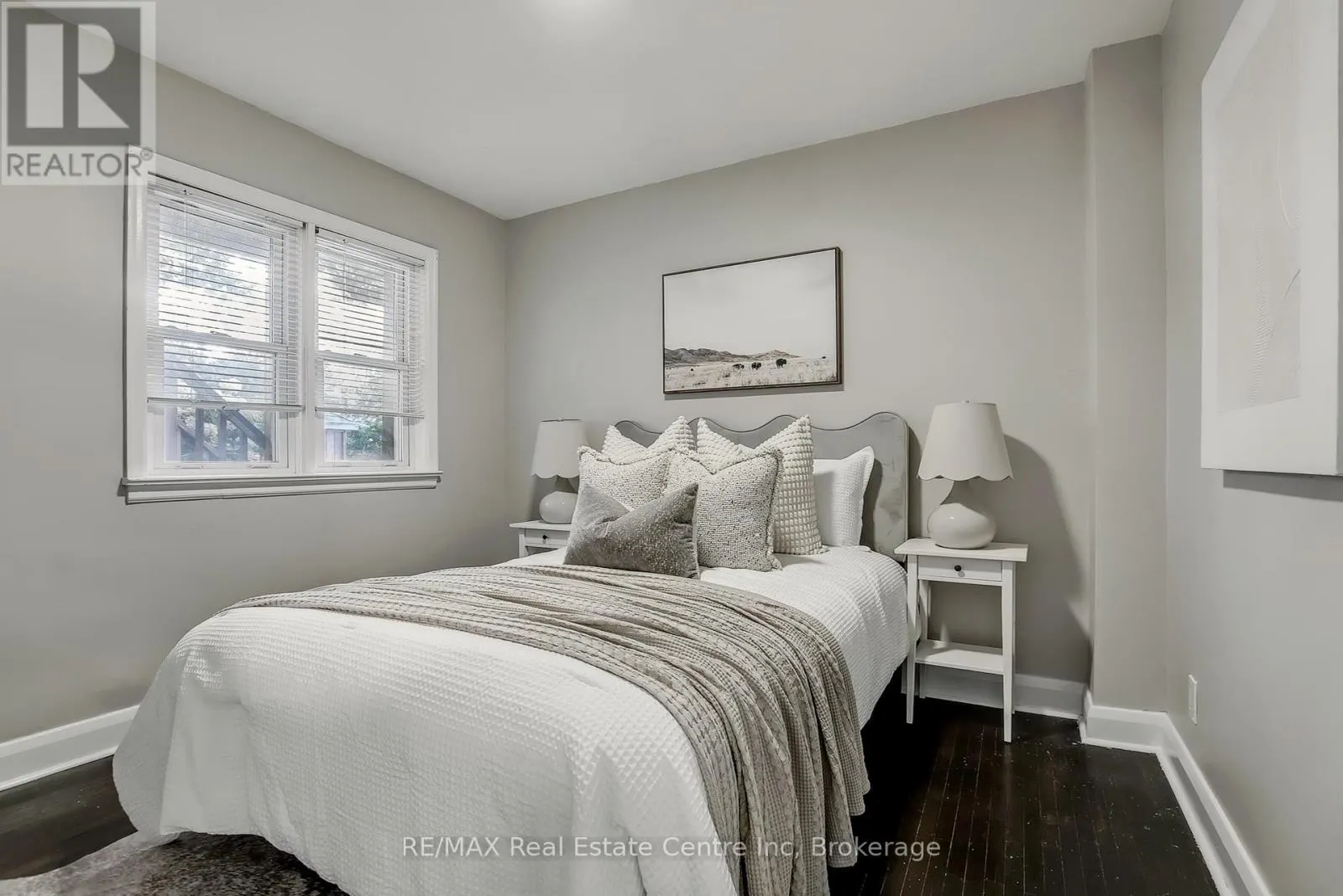 52 AVENUE ROAD
