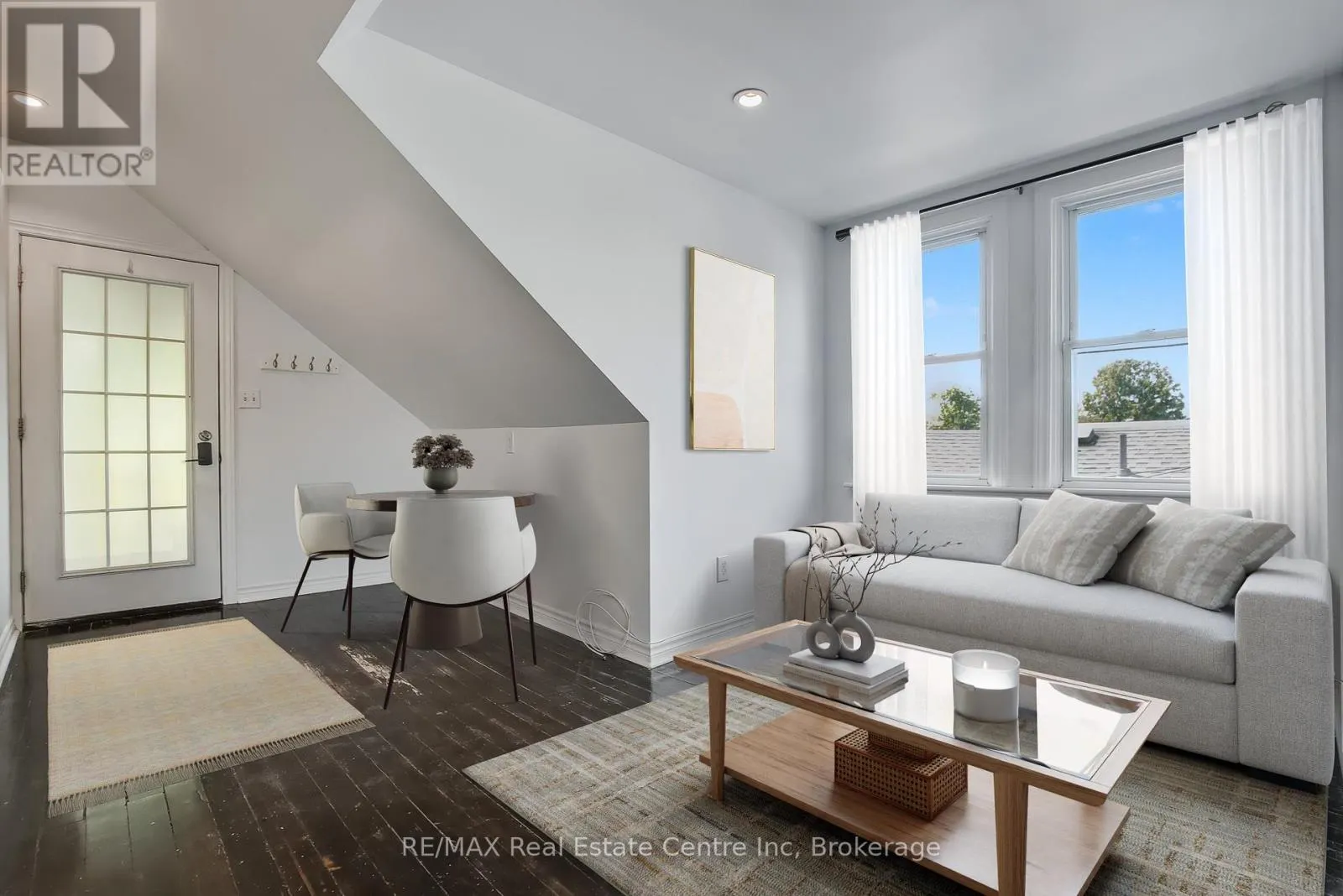 52 AVENUE ROAD