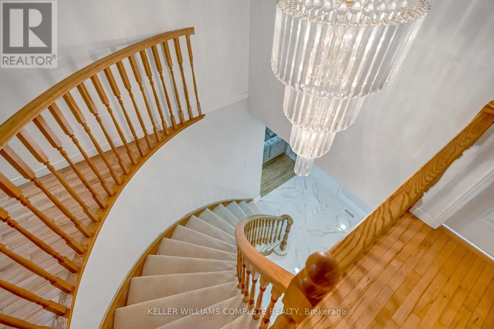 2 ROBESPIERRE COURT