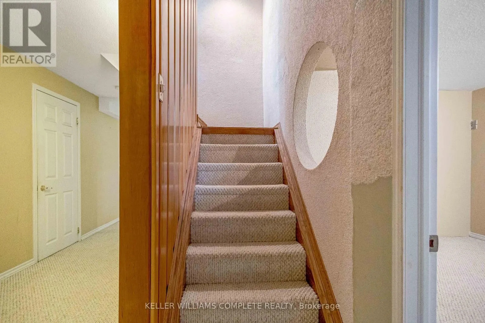 2 ROBESPIERRE COURT