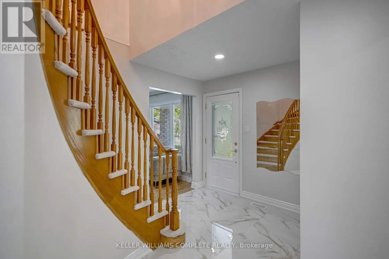 2 ROBESPIERRE COURT