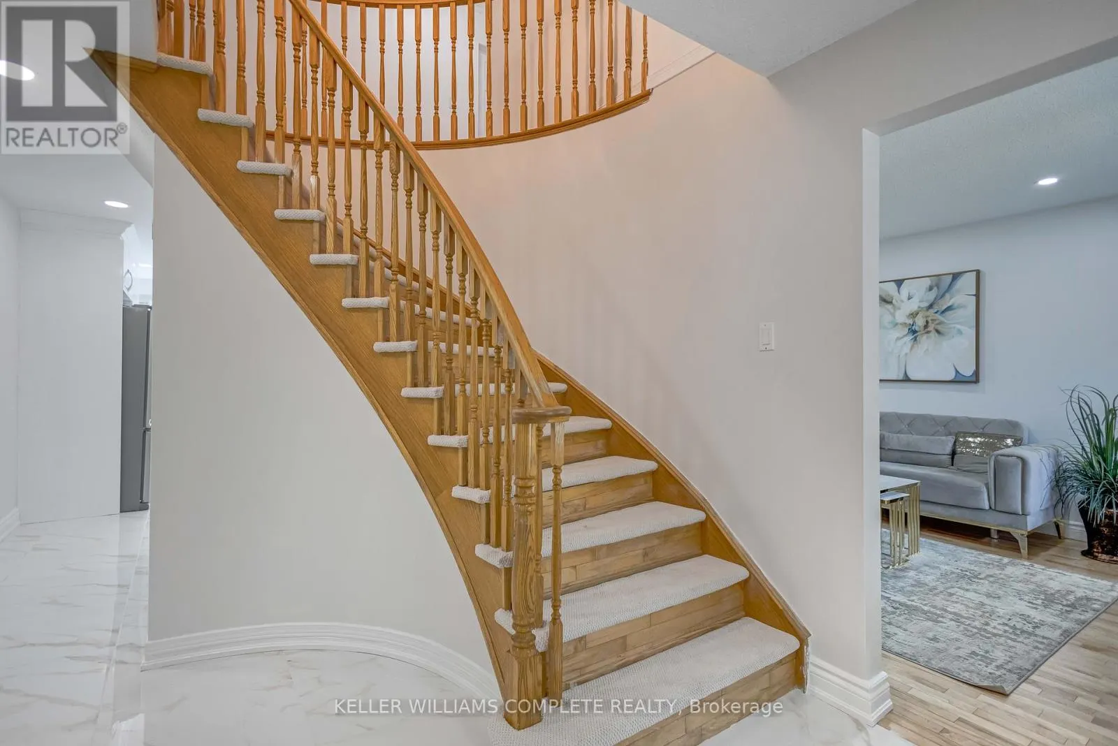 2 ROBESPIERRE COURT