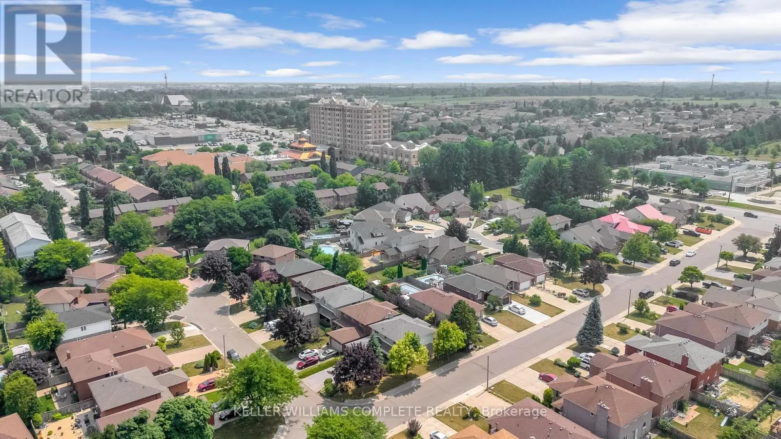 2 ROBESPIERRE COURT
