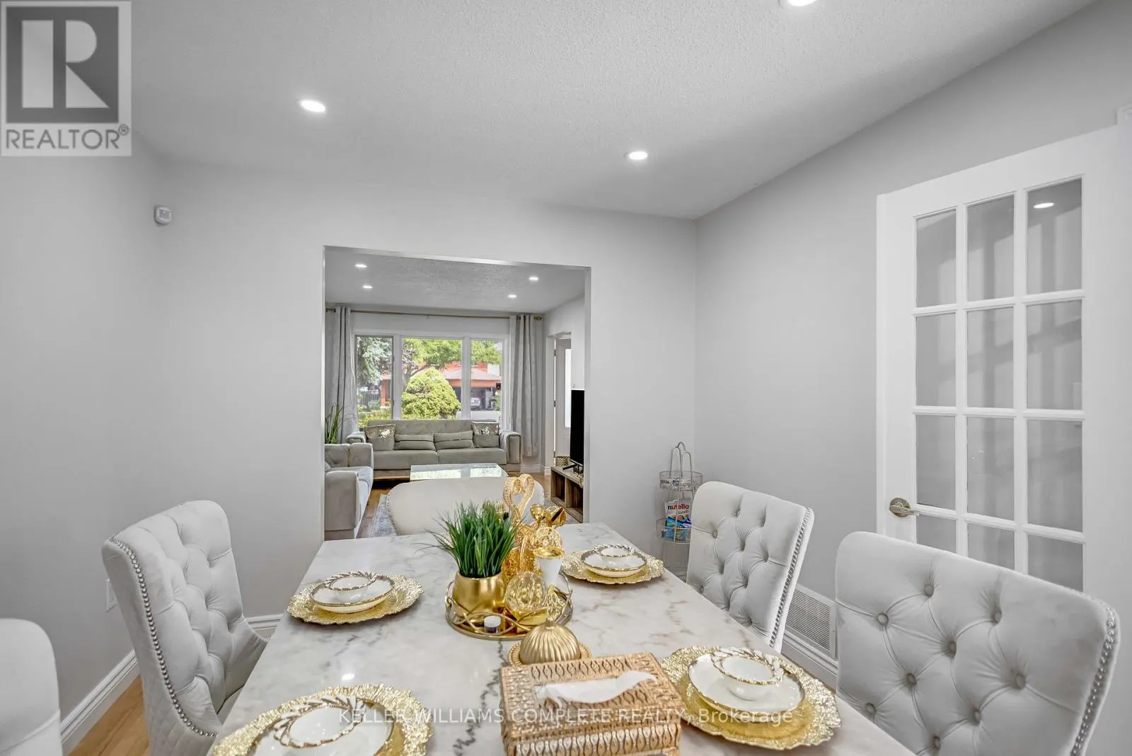 2 ROBESPIERRE COURT