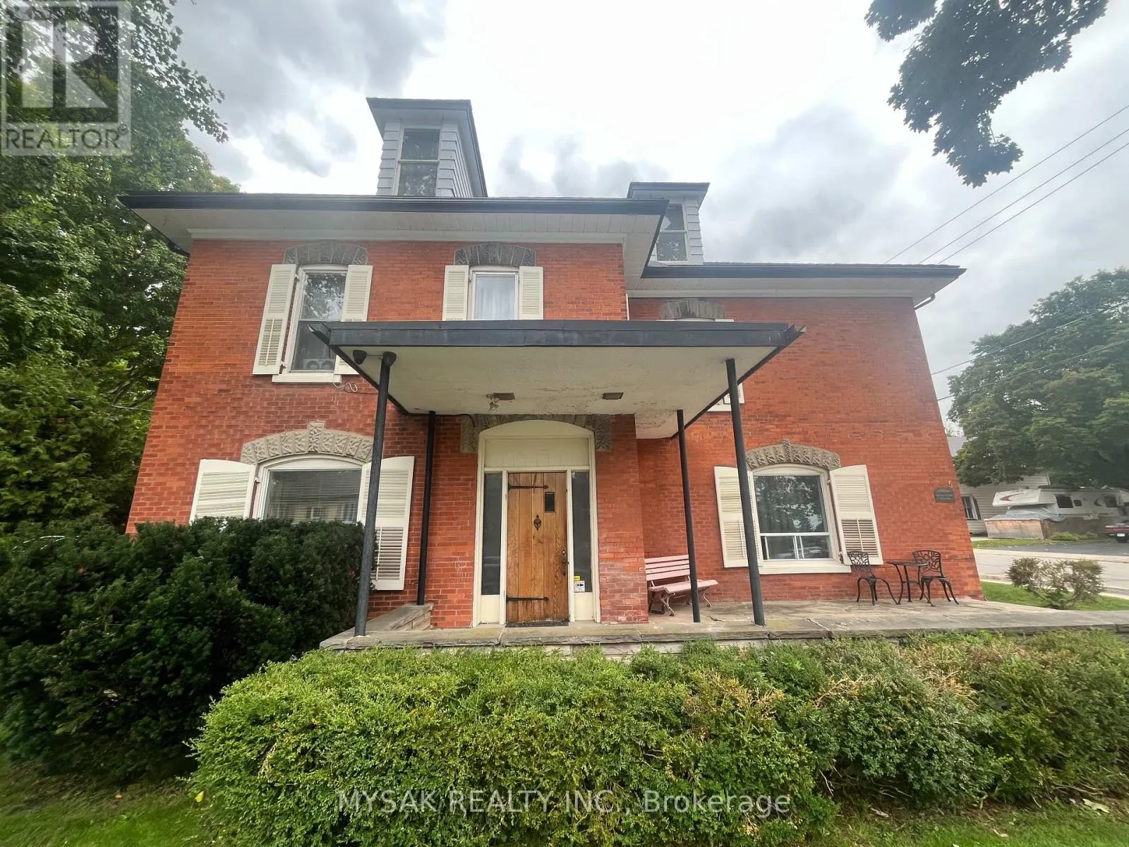 315 CENTRE STREET