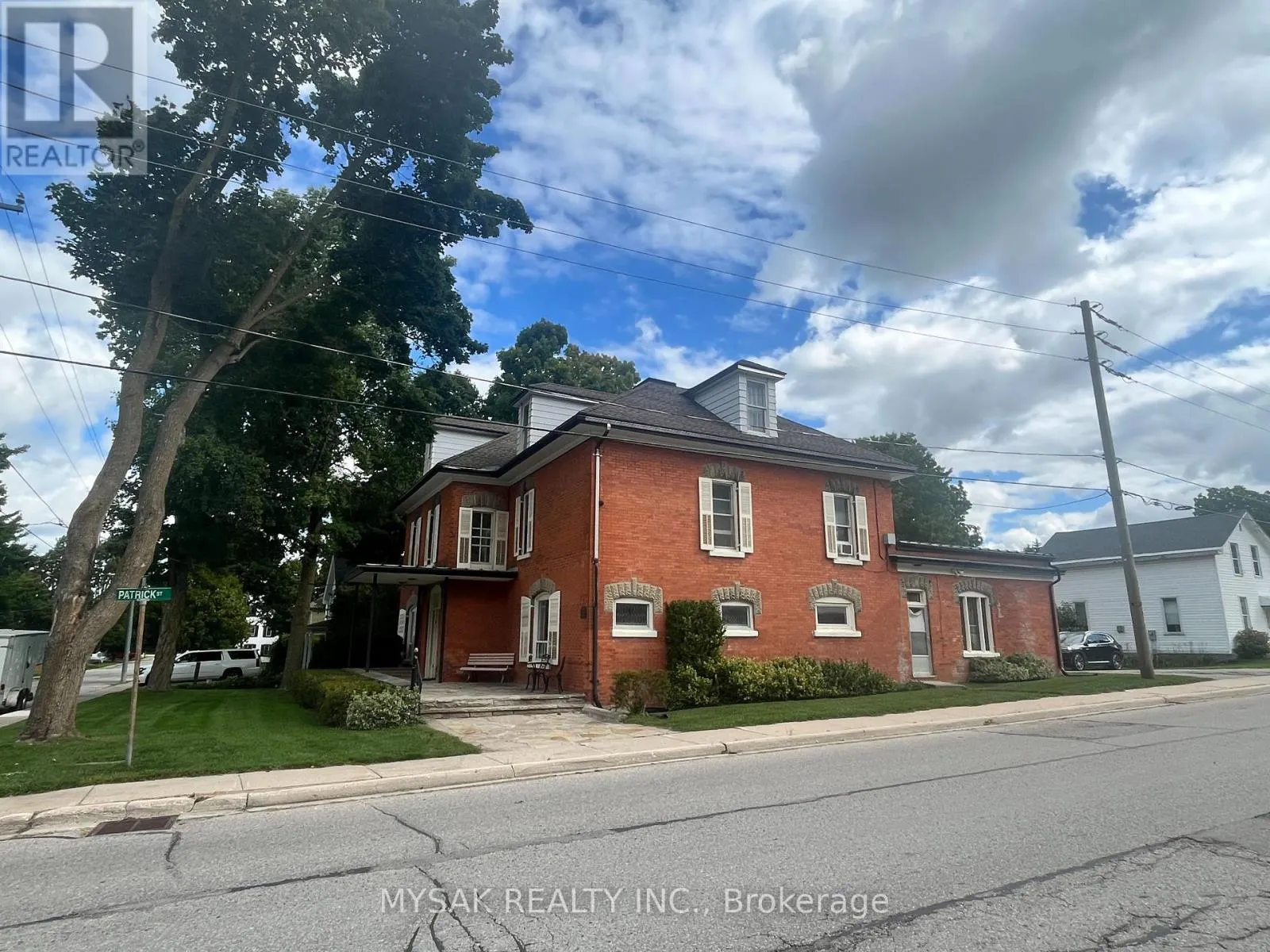 315 CENTRE STREET
