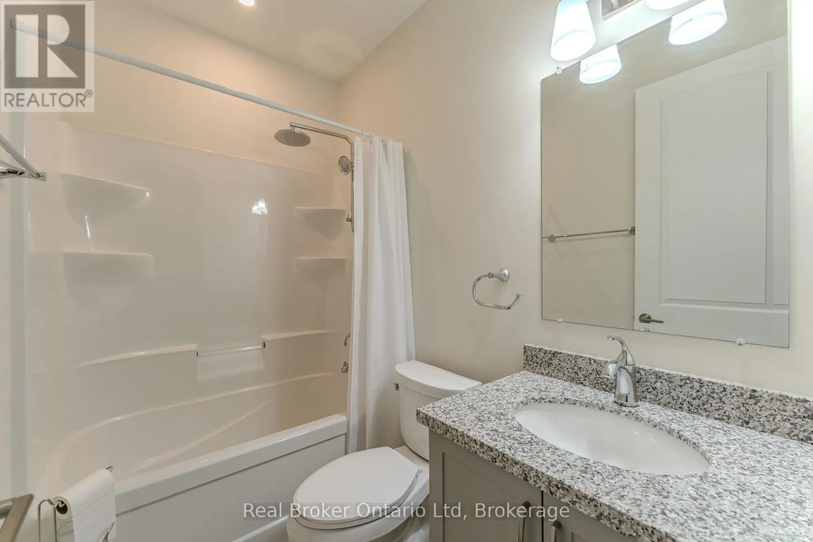 305 - 80 9TH STREET E, #305