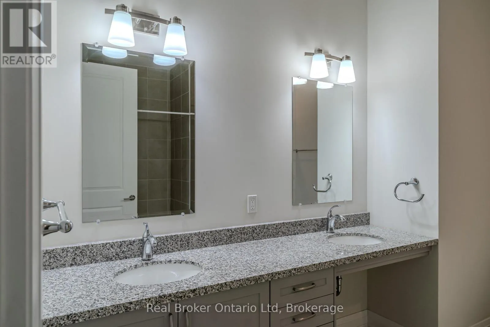 305 - 80 9TH STREET E, #305