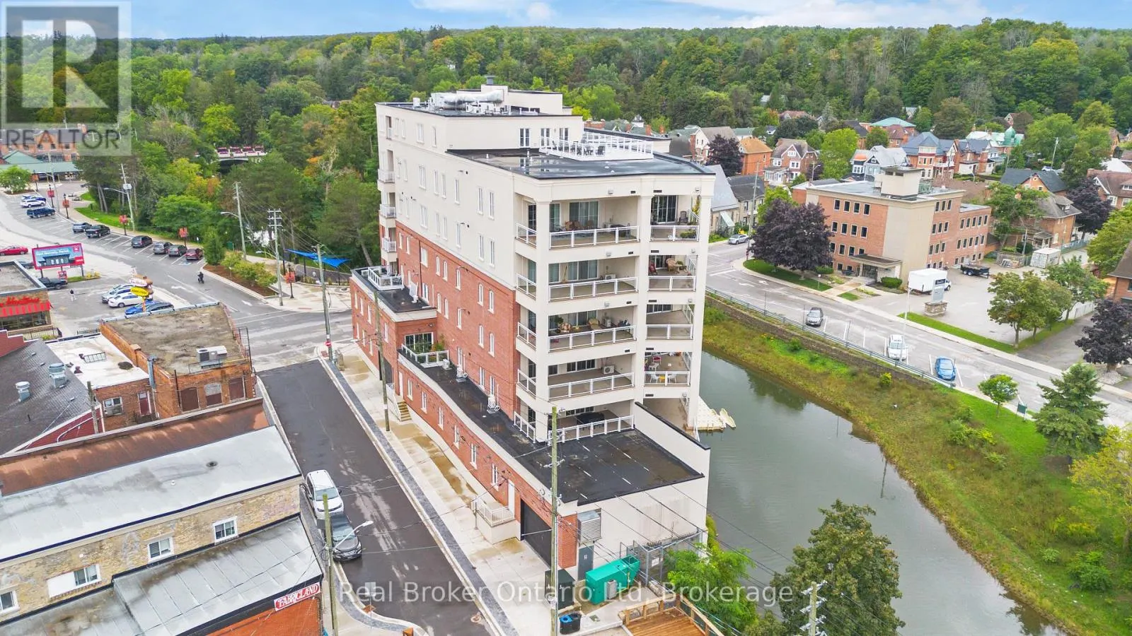 305 - 80 9TH STREET E, #305