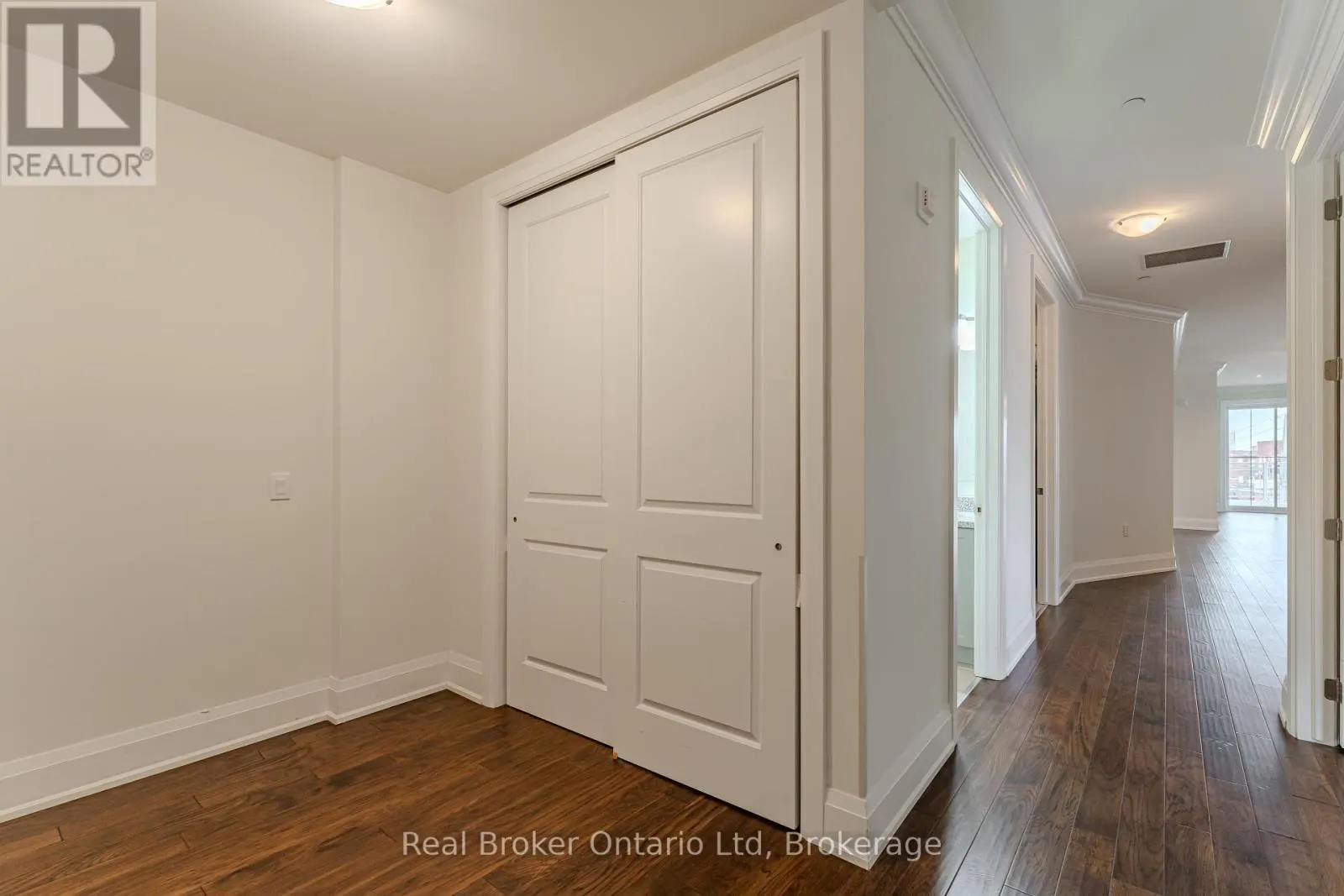 305 - 80 9TH STREET E, #305
