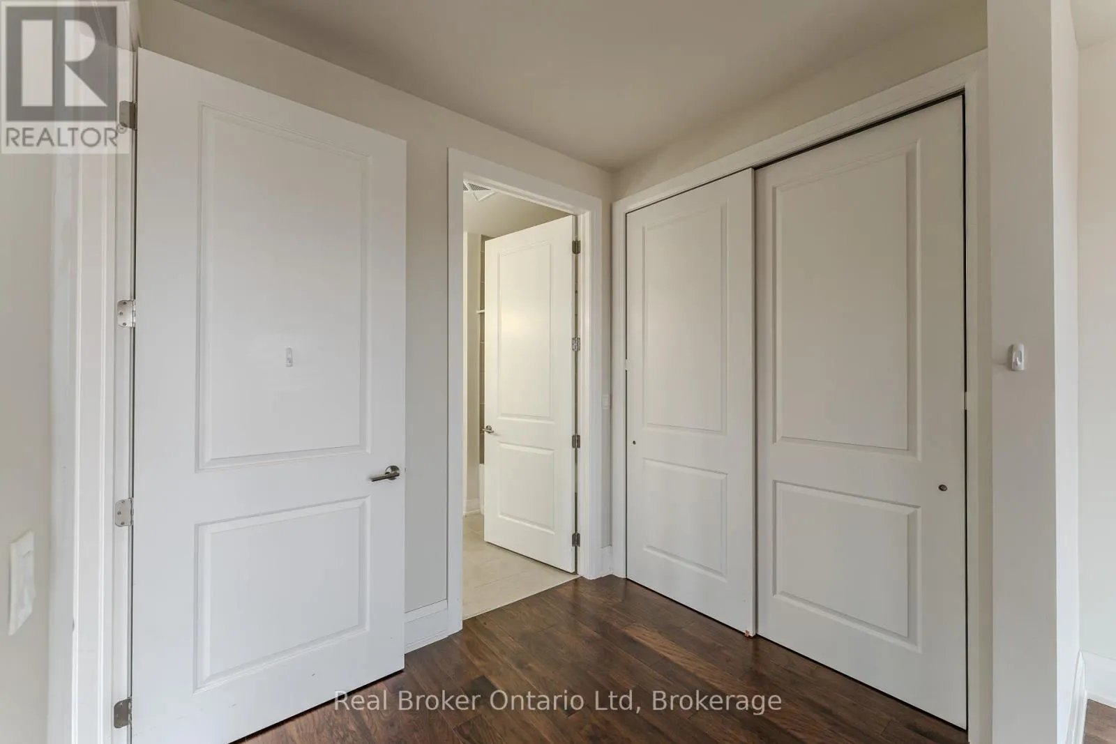 305 - 80 9TH STREET E, #305