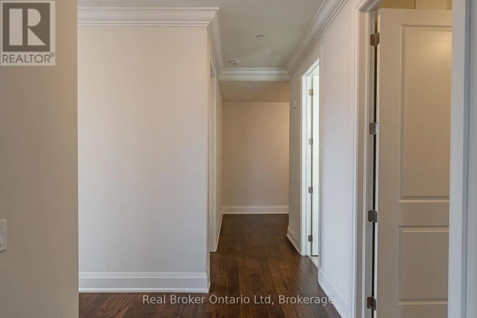 305 - 80 9TH STREET E, #305