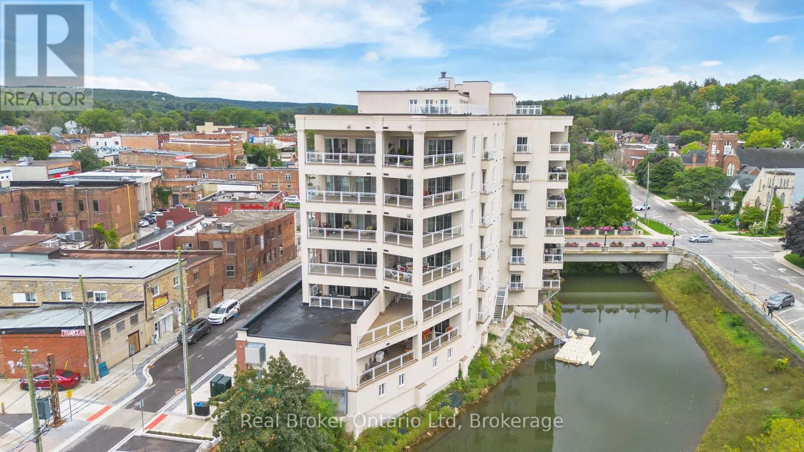305 - 80 9TH STREET E, #305