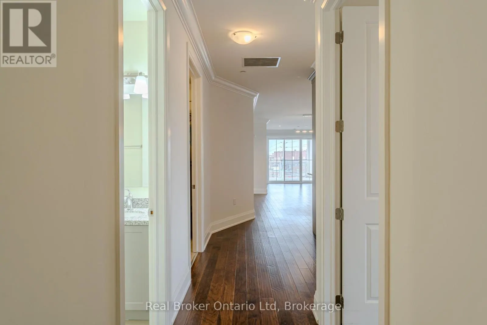 305 - 80 9TH STREET E, #305