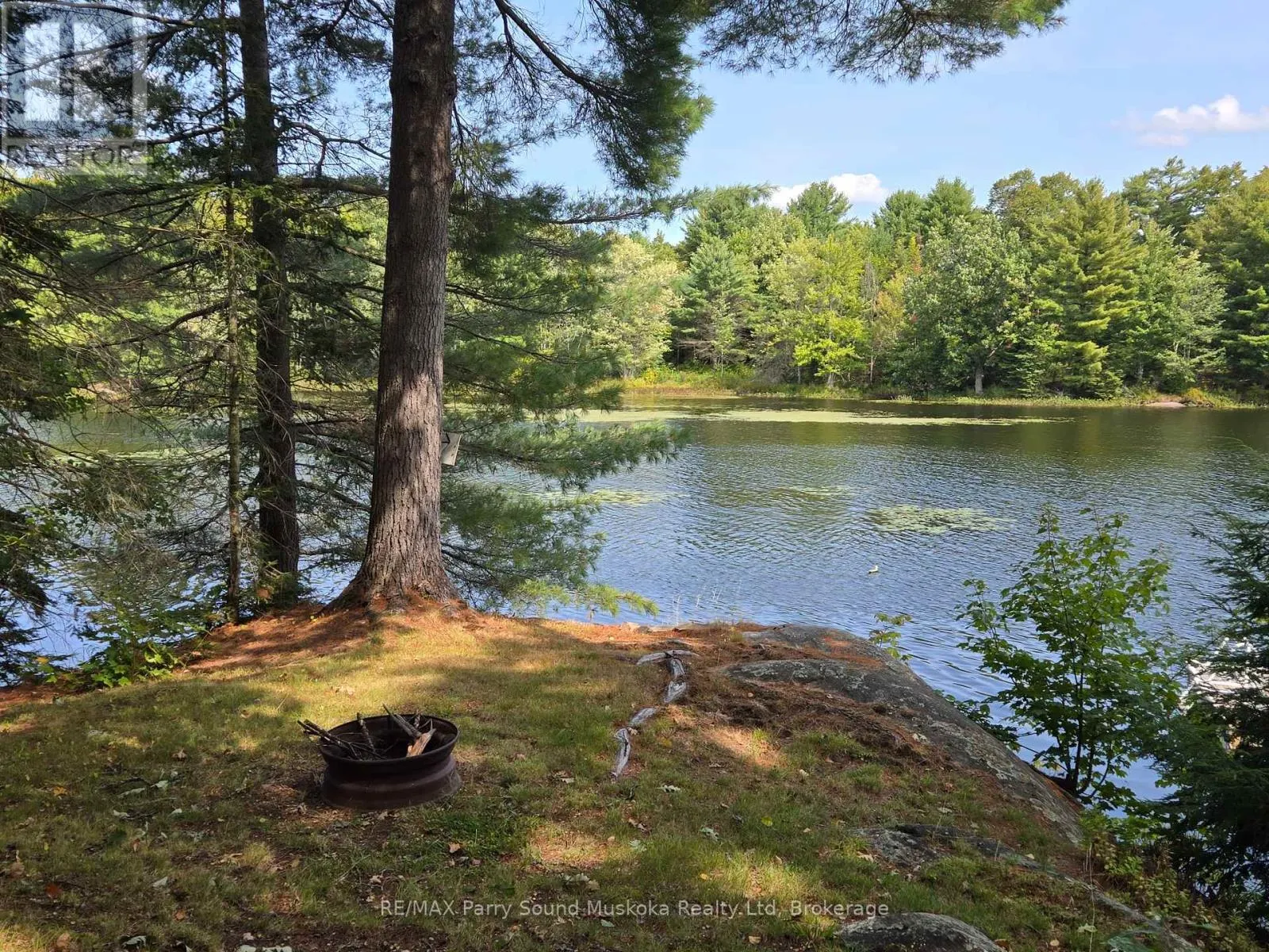 216 LORIMER LAKE