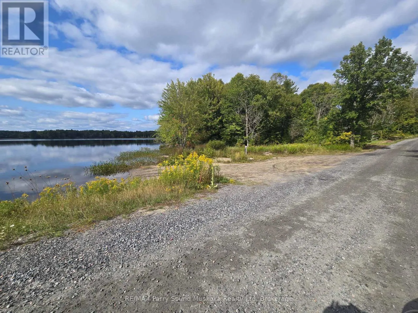 216 LORIMER LAKE