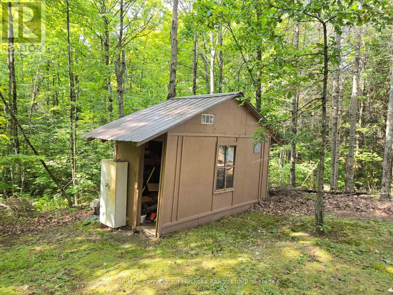 216 LORIMER LAKE