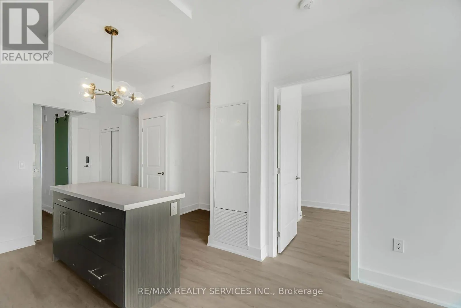 623 - 575 CONKLIN ROAD