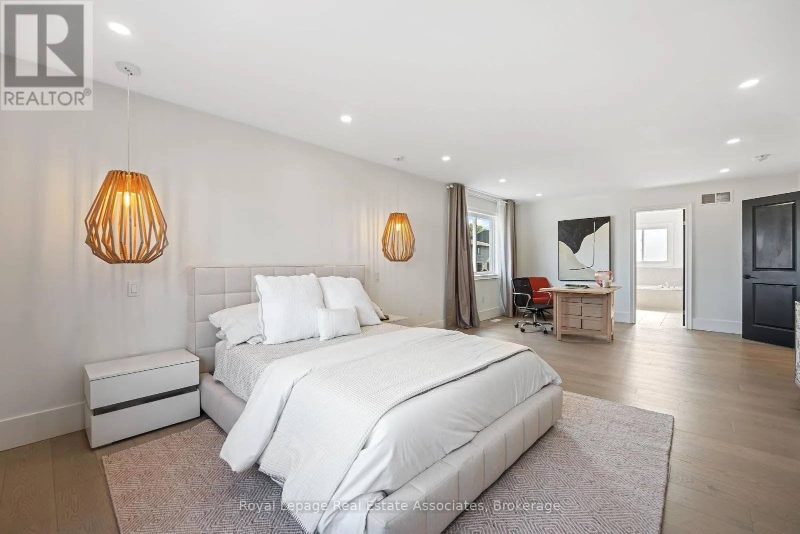 3601 CAROLINIA COURT