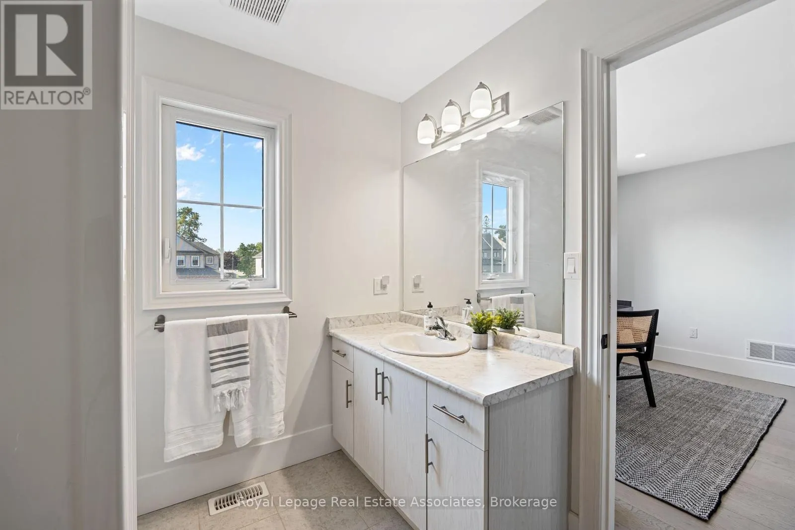 3601 CAROLINIA COURT