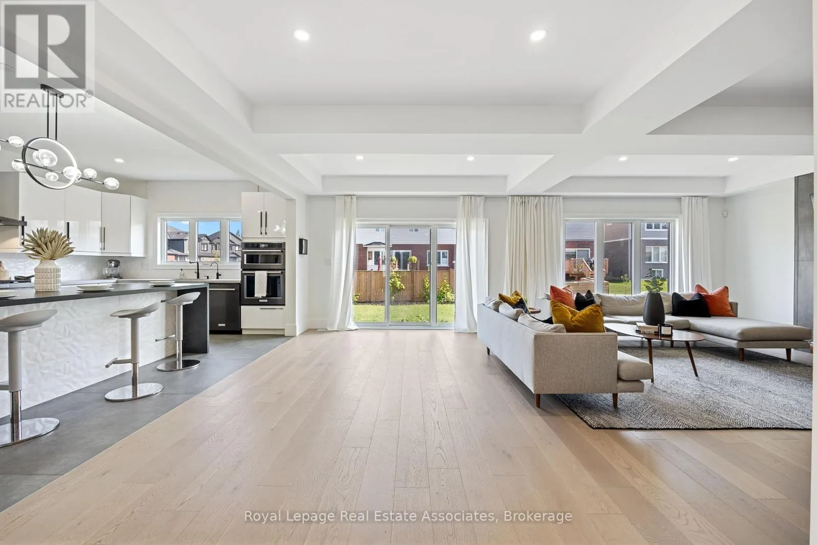 3601 CAROLINIA COURT