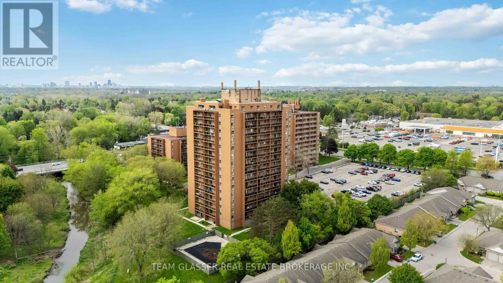 112 - 1560 ADELAIDE STREET N, #112