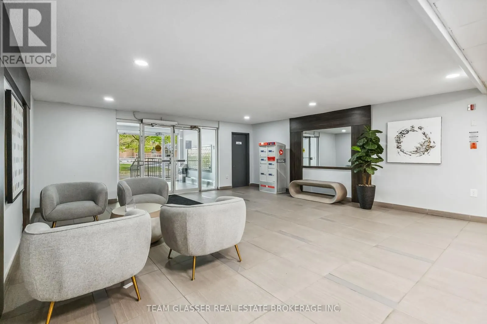 112 - 1560 ADELAIDE STREET N, #112