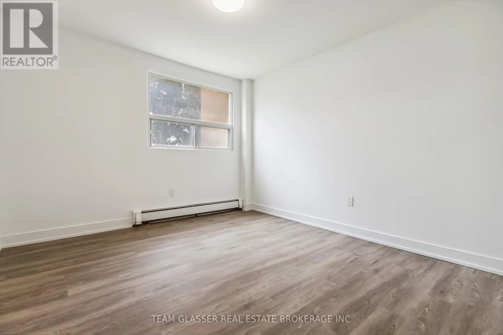 112 - 1560 ADELAIDE STREET N, #112