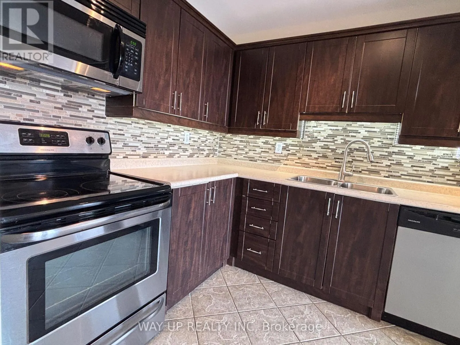 904 - 30 CHAPMAN COURT, #904