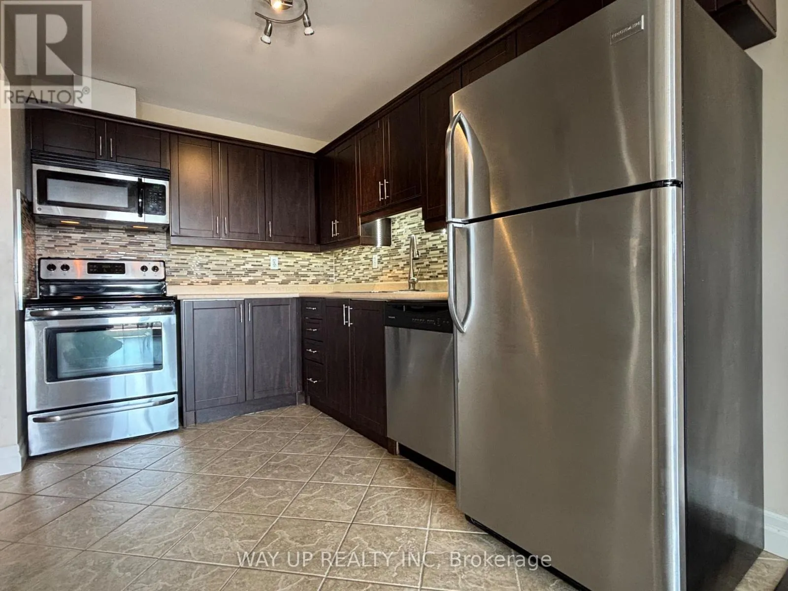 904 - 30 CHAPMAN COURT, #904