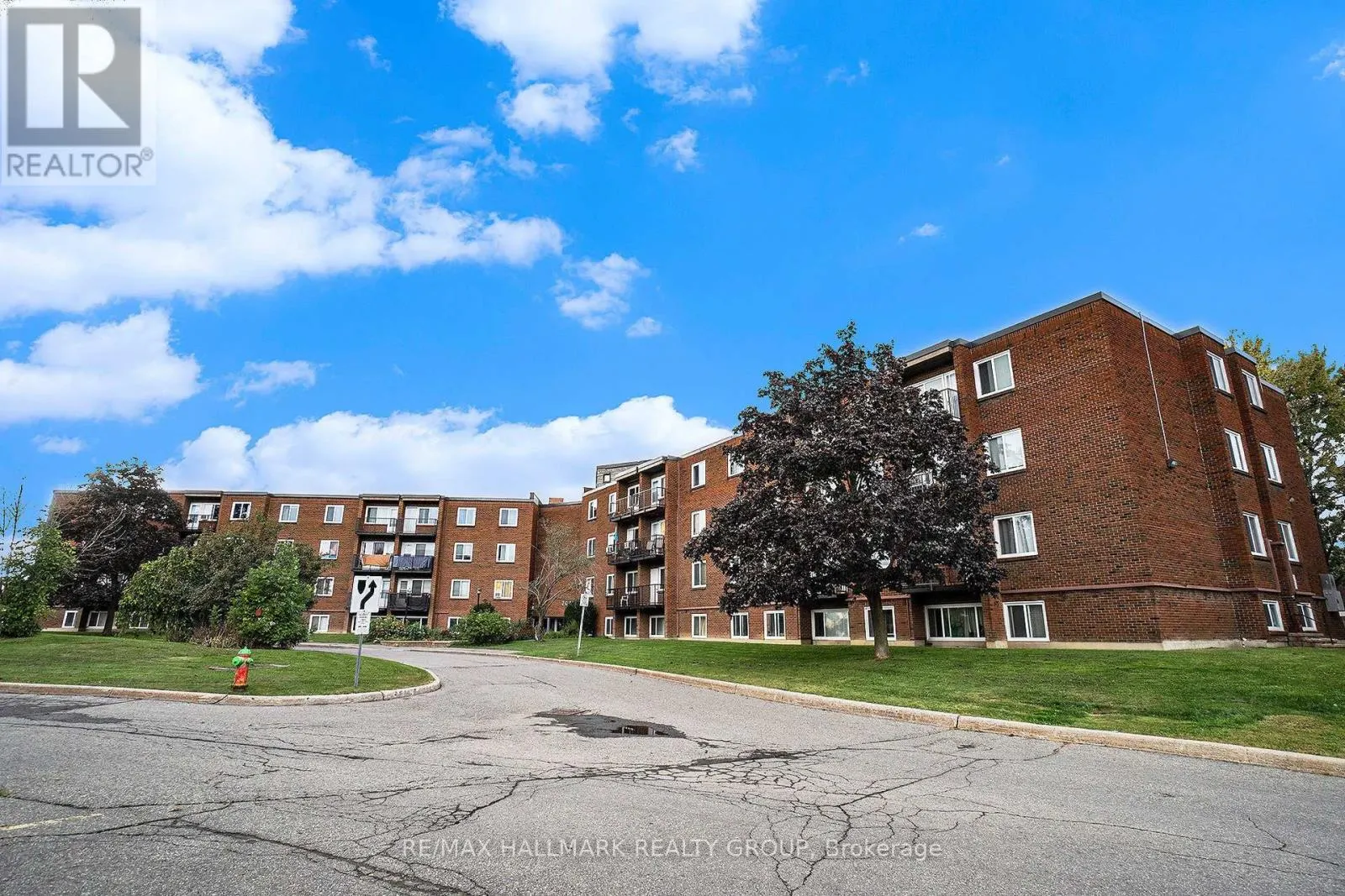 203C - 2041 ARROWSMITH DRIVE