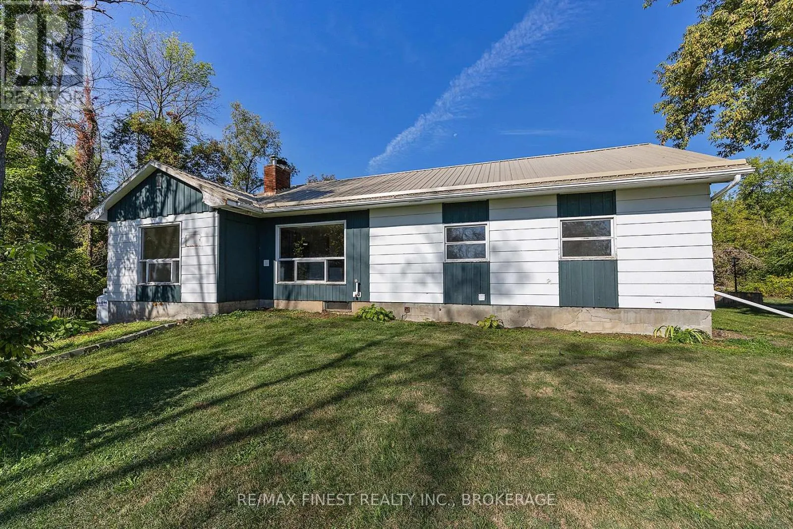 1523 LAKE ROAD