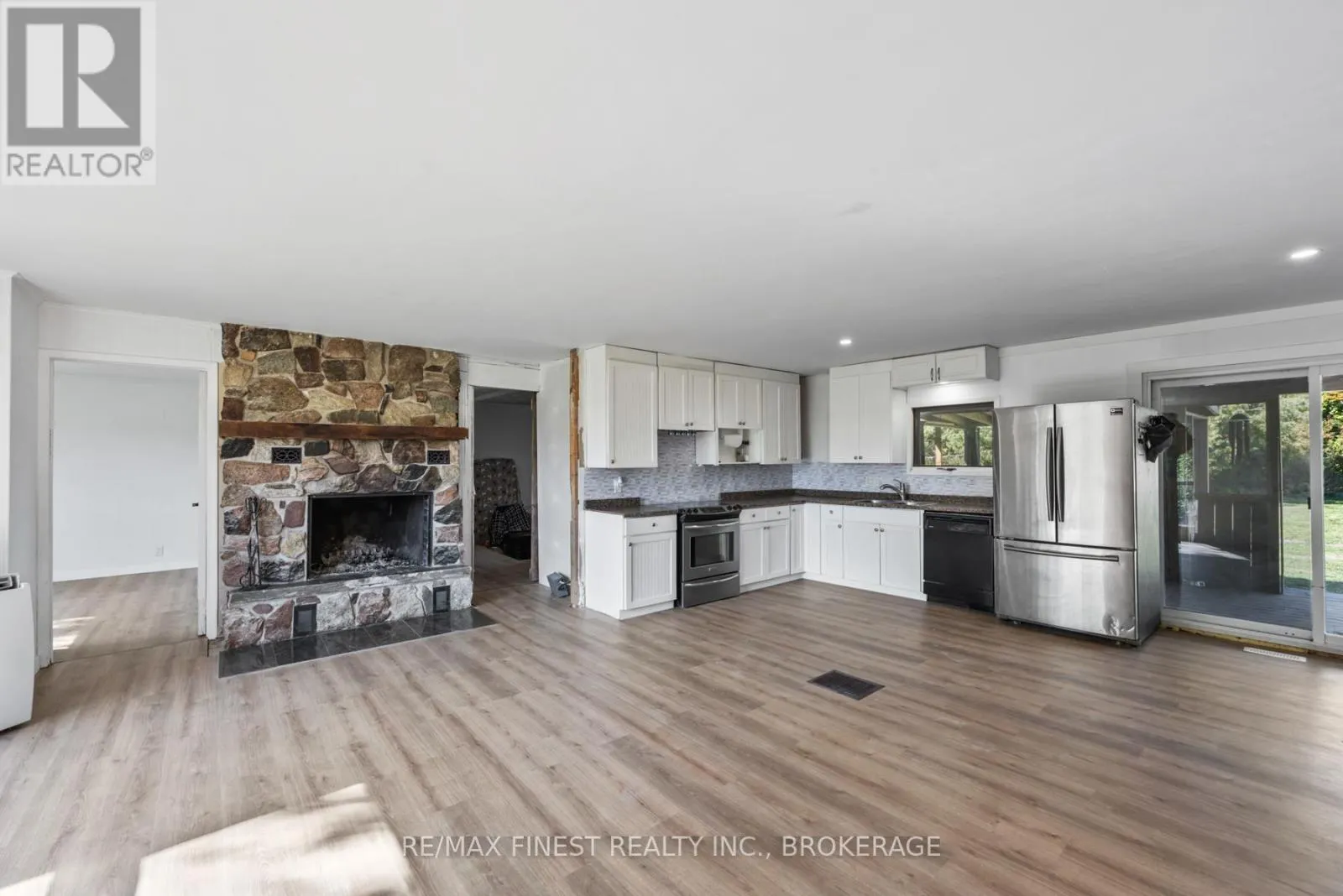 1523 LAKE ROAD