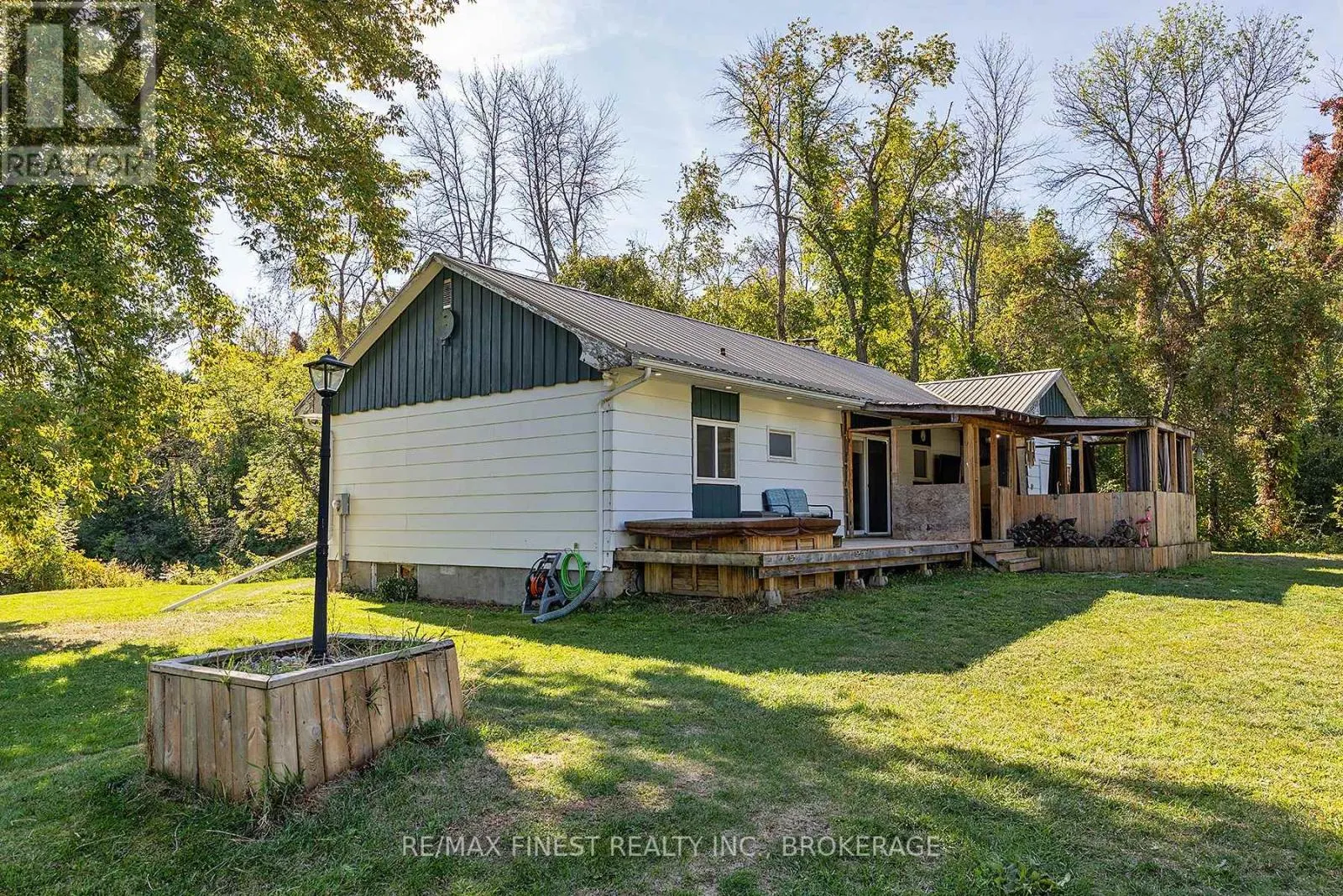 1523 LAKE ROAD