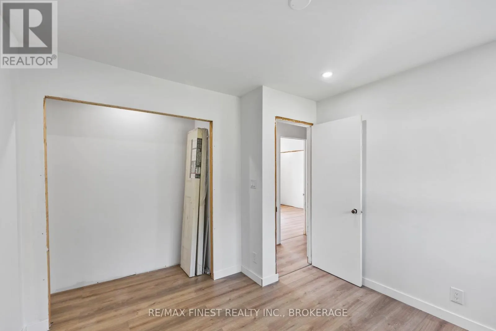 1523 LAKE ROAD