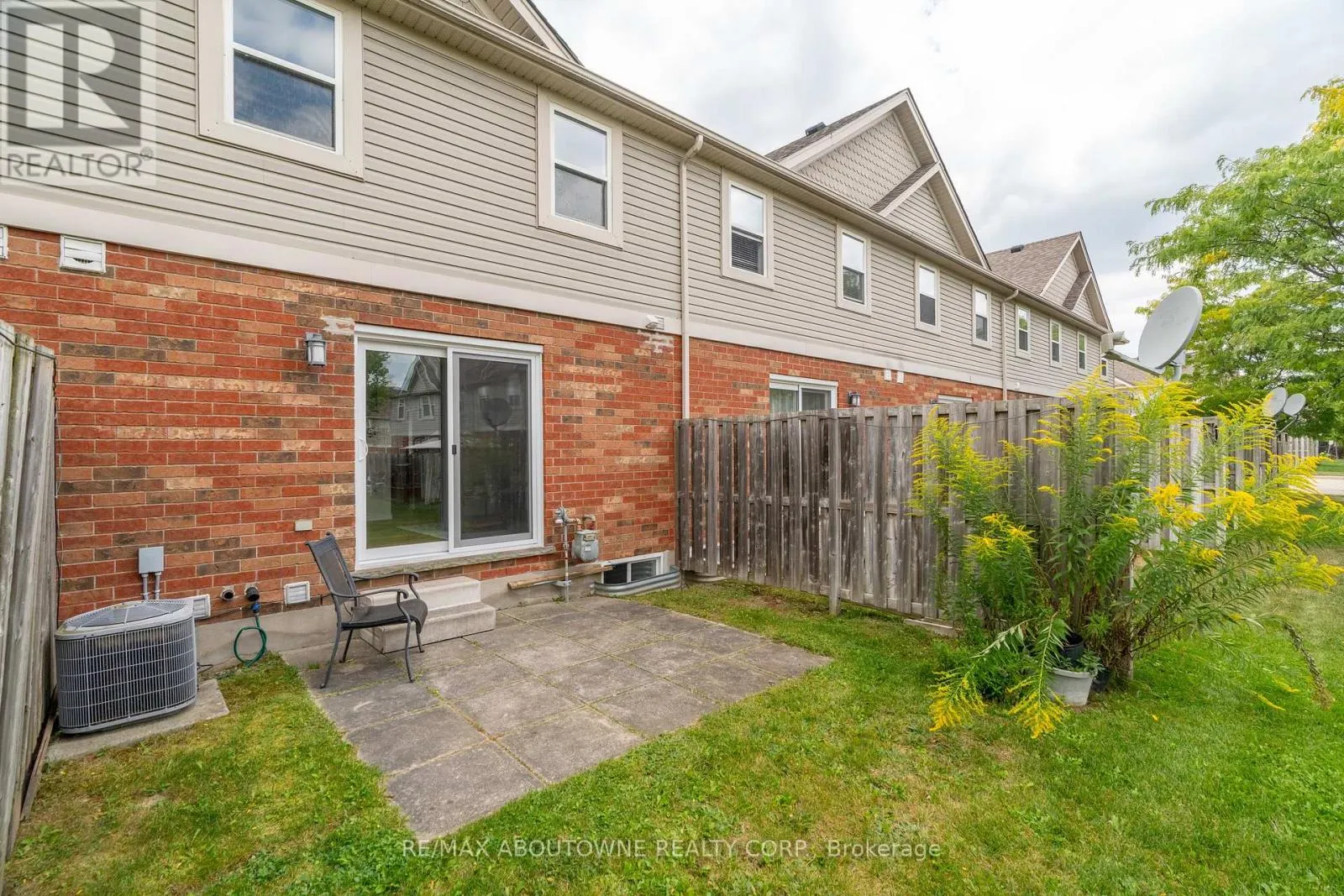 45 - 124 GOSLING GARDENS