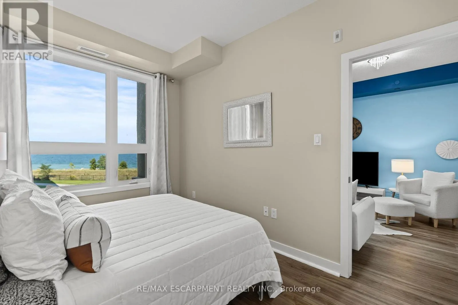 301 - 101 SHOREVIEW PLACE