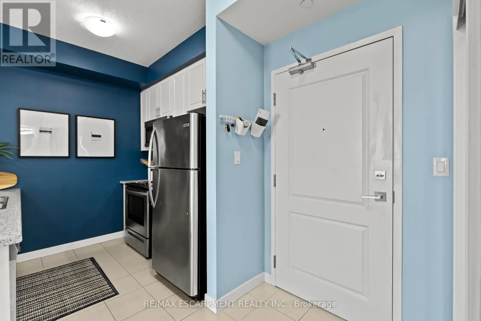 301 - 101 SHOREVIEW PLACE
